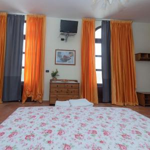 Quadruple Room with Private Bathroom