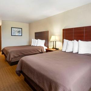 Queen Room with Two Queen Beds - Mobility Accessible/Non-Smoking