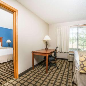 Queen Suite with Two Queen Beds and Sofa - Non-Smoking