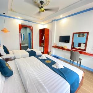 Triple Room with Pool View