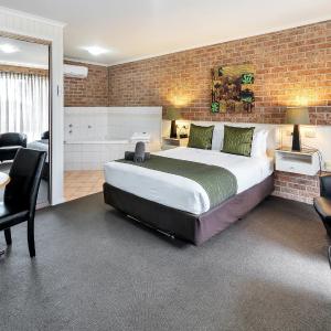 Suite with Spa Bath