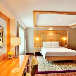 Club Room With Access to Club Lounge - 15% Off on Food, Soft Beverage, Laundry and Spa