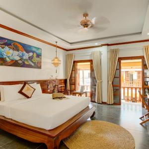 Deluxe Double Room with Balcony