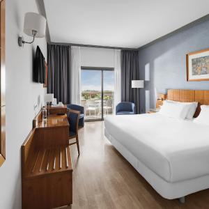 Double room for single use with parking