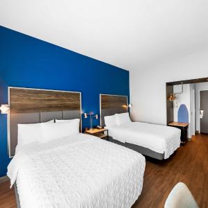 Queen Room with Two Queen Beds and Walk-In Shower