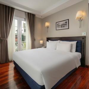 Executive  Room with Balcony and City View