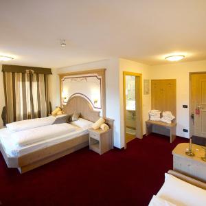 Superior Double or Twin Room with Mountain View