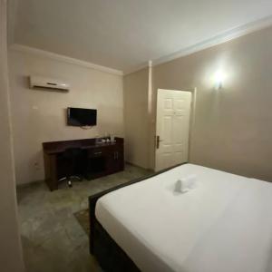 Budget Single Room