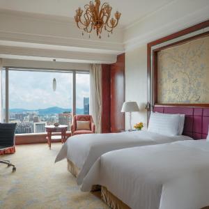 Horizon Deluxe Twin Room with Riverview