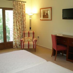 Twin Room with View