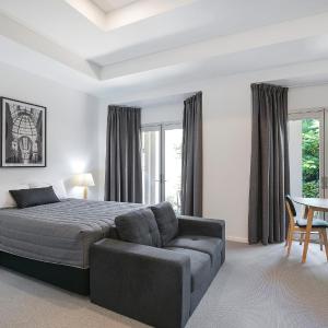 Executive Queen Room