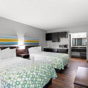 Studio Room with Two Double Beds Non-Smoking