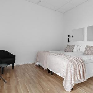 Quadruple Room with Private Bathroom