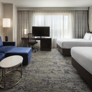 Studio Queen Room with Sofa Bed - Hearing Accessible