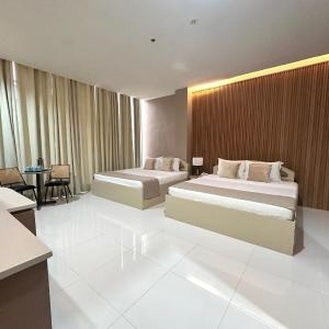 Deluxe Family Room