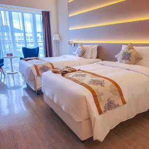 City twin room