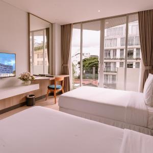 Superior Twin Room with Balcony with Free Herbal Foot Bath 15 mins