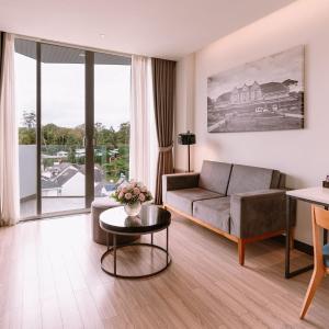 Premier Deluxe Double Room with Balcony with Free Herbal Foot Bath 15 mins