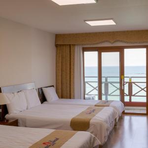 Ocean Suite