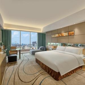 Deluxe Montain-view Queen Room(with balcony)
