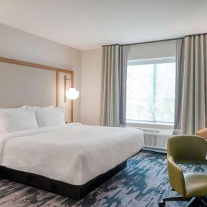 King Room with Bathtub - Mobility Access/Hearing Accessible