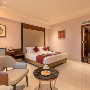 Deluxe room with city view 