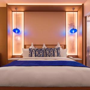 Standard Room, Guest room, 1 King, Balcony