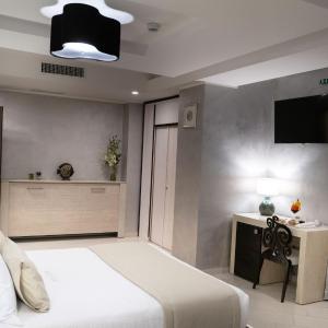 Deluxe Suite with Spa Bath