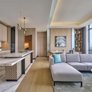 Presidential Suite with City View - Club Level