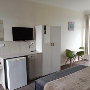 Deluxe Double Room (2 Adults + 1 Child)