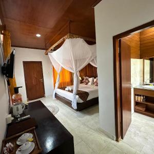 Superior Balcony Cottage