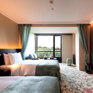 Imperial City View Room with Twin Bed