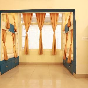 Single Bed in 10-Bed Dormitory Room