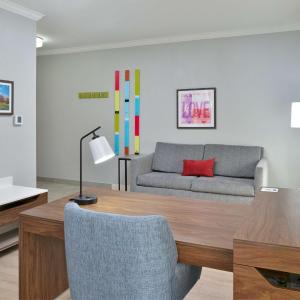 King Studio Suite with Sofa Bed - Non-Smoking