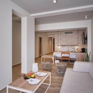 Suite with Hot Tub