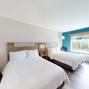 Standard Room with Two Queen Beds