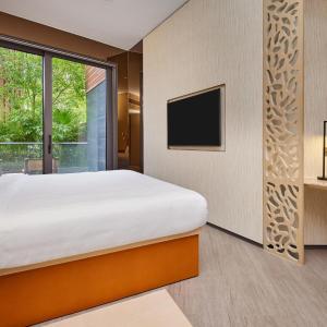Premium King Room with Balcony