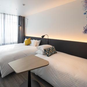 Deluxe King Room with Extra Bed with Lounge Access - Non-Smoking
