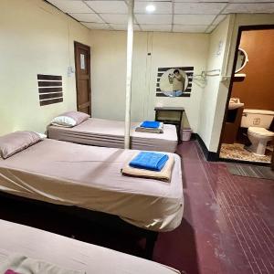 Economy Triple Room