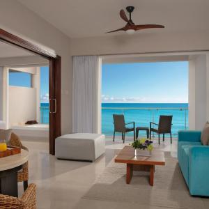 Preferred Club Ocean Front King Bed