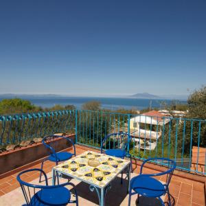 Family Room with Terrace and Sea View