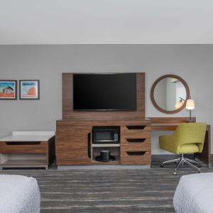 Queen Room with Two Queen Beds - Mobility and Hearing Access/Non-Smoking