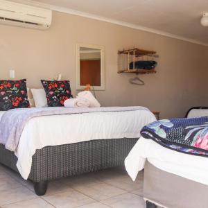 5-Bed Family Room