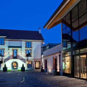 hotelImage