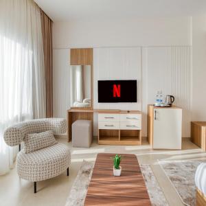 Standard Suite with Pyramids View