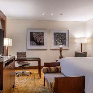 King Suite - Executive Lounge Access