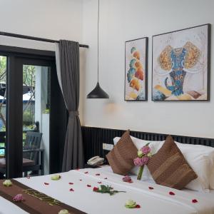 Deluxe Double Room with Pool View