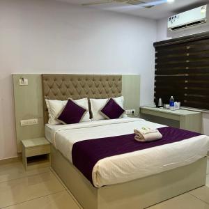 Deluxe Double Room (2 Adults + 1 Child)