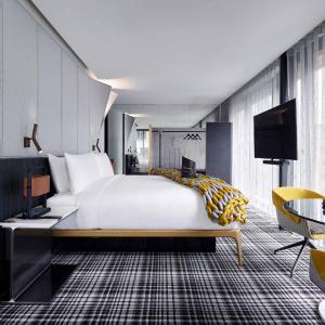 Supreme Suite, Suite, 1 King Super, Corner Room