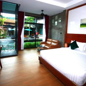 Deluxe Double Room with Pool Access
